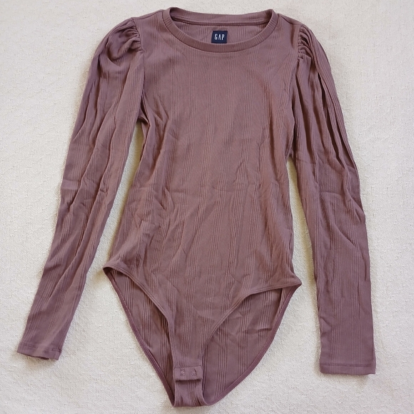 gap ♡ puff sleeve ribbed bodysuit - Picture 1 of 11